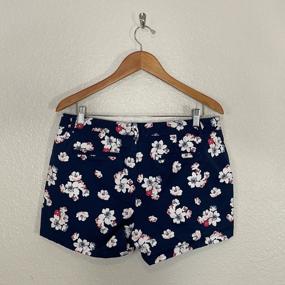 AMAZON ESSENTIALS Floral Chino Shorts | Navy & White | Size 12 - Picture 4 of 10
